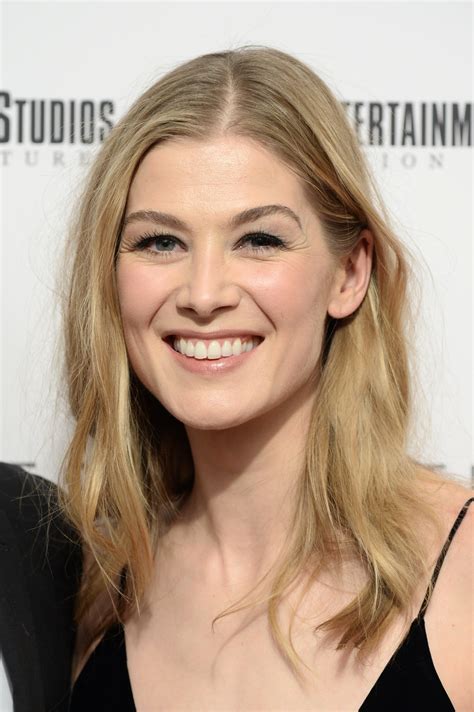 rosamund pike height